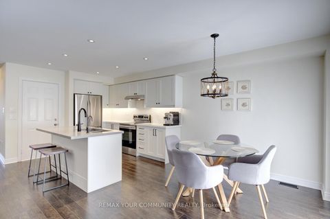 Photo 10 at 32 Black Maple Crescent, Patterson, Vaughan