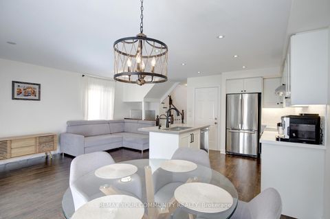 Photo 11 at 32 Black Maple Crescent, Patterson, Vaughan