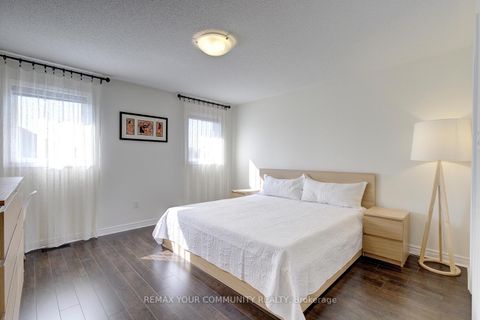 Photo 21 at 32 Black Maple Crescent, Patterson, Vaughan