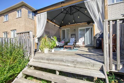 Photo 45 at 32 Black Maple Crescent, Patterson, Vaughan