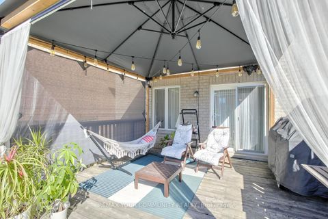 Photo 46 at 32 Black Maple Crescent, Patterson, Vaughan
