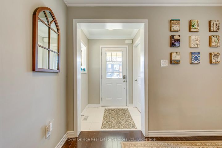 Photo 3 at 33 - 22 Spring Creek Drive, Waterdown, Hamilton