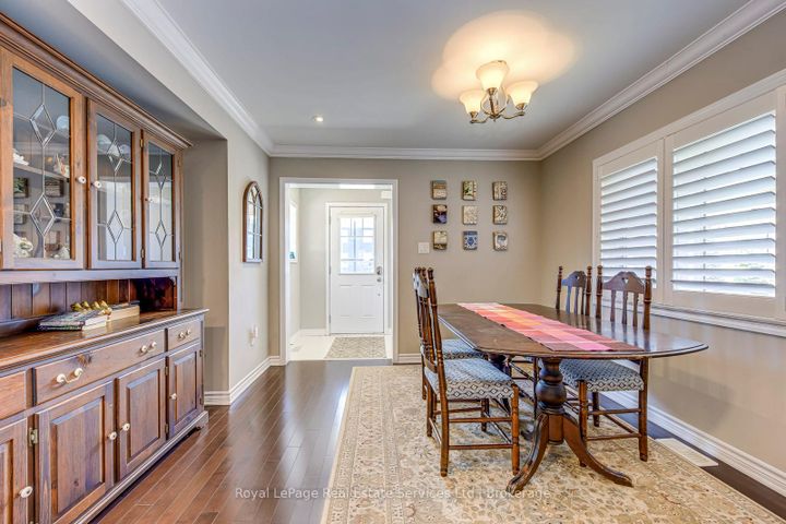 Photo 4 at 33 - 22 Spring Creek Drive, Waterdown, Hamilton