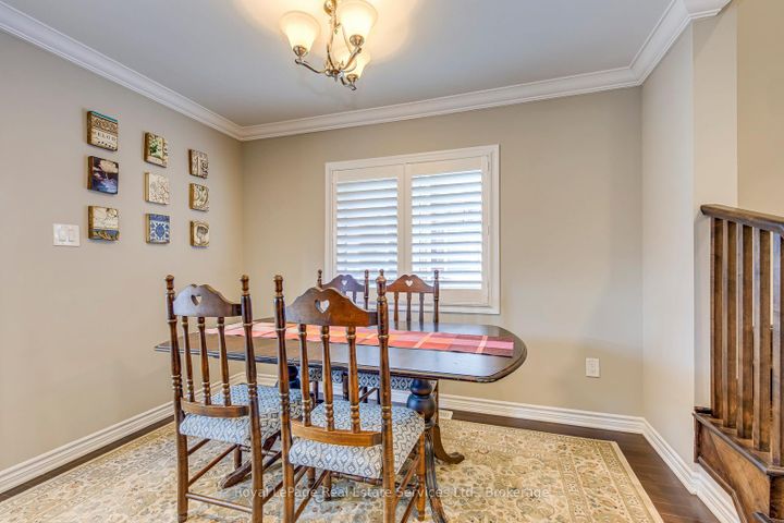 Photo 5 at 33 - 22 Spring Creek Drive, Waterdown, Hamilton