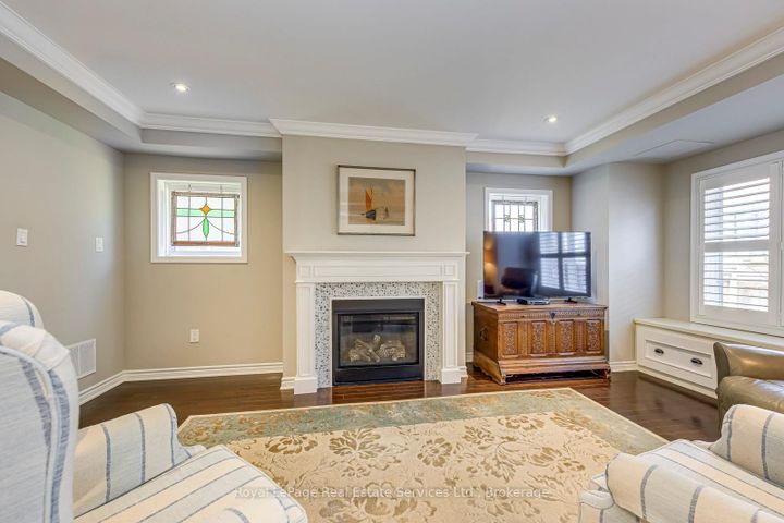 Photo 8 at 33 - 22 Spring Creek Drive, Waterdown, Hamilton