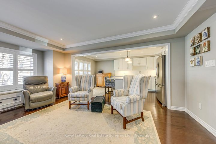 Photo 10 at 33 - 22 Spring Creek Drive, Waterdown, Hamilton