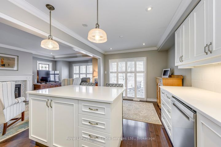 Photo 15 at 33 - 22 Spring Creek Drive, Waterdown, Hamilton