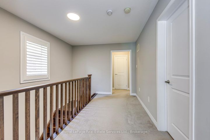Photo 18 at 33 - 22 Spring Creek Drive, Waterdown, Hamilton