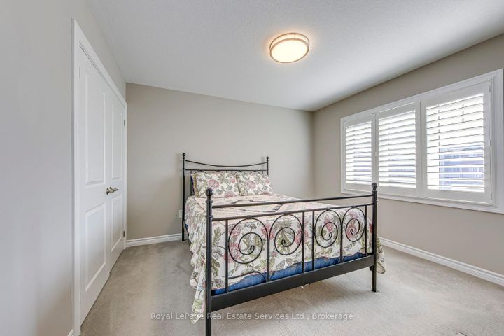 Photo 24 at 33 - 22 Spring Creek Drive, Waterdown, Hamilton