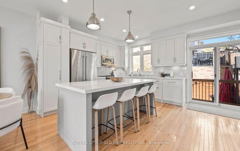 Photo 3 at 36 Clockwork Lane, Queensway, Toronto