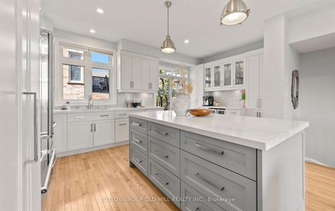 Photo 9 at 36 Clockwork Lane, Queensway, Toronto
