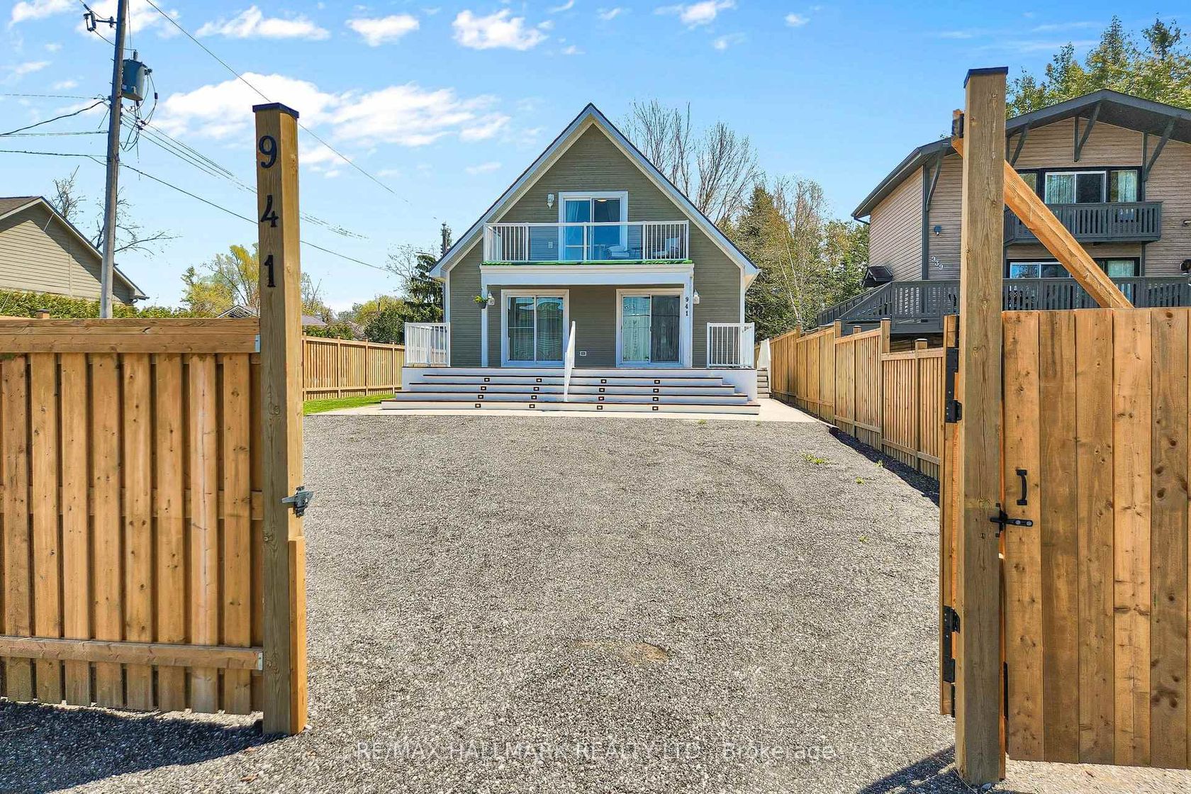 941 Lake Drive N, Historic Lakeshore Communities, Georgina photo 1