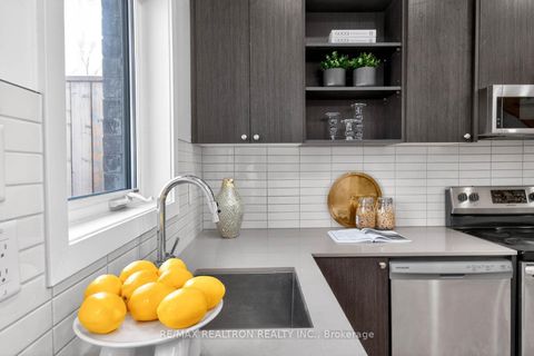 Photo 14 at 3 - 110 Stanley Greene Boulevard, CFB, Toronto