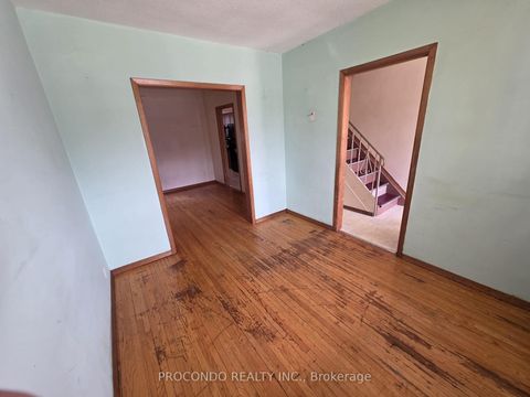 Photo 1 at 286 Harvie Avenue, Fairbank, Toronto