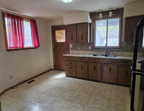 Photo 5 at 286 Harvie Avenue, Fairbank, Toronto