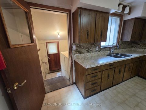 Photo 7 at 286 Harvie Avenue, Fairbank, Toronto