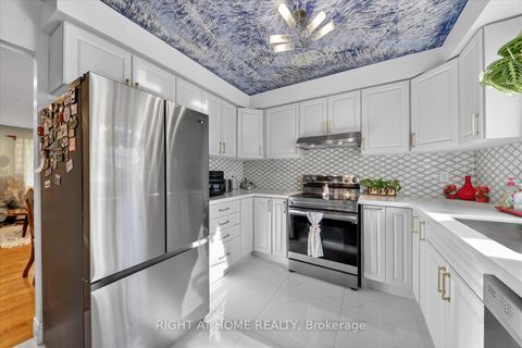 Photo 9 at 226 Manse Road, West Hill, Toronto