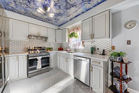 Photo 10 at 226 Manse Road, West Hill, Toronto