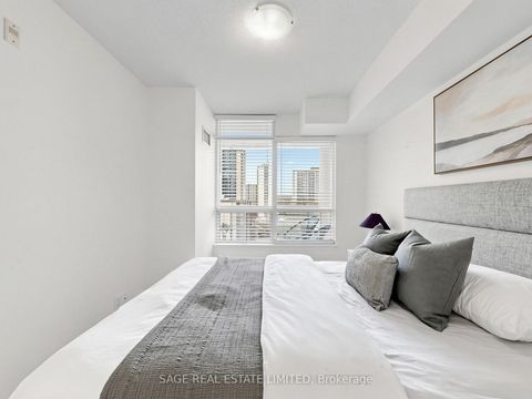 Photo 11 at 811 - 225 Wellesley Street E, South St. James Town, Toronto