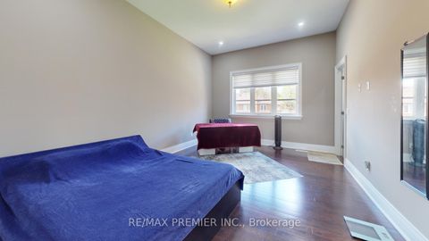 Photo 17 at 95 Sarracini Crescent, Islington Woods, Vaughan