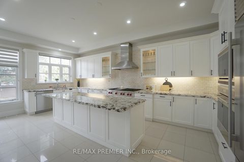 Photo 23 at 95 Sarracini Crescent, Islington Woods, Vaughan