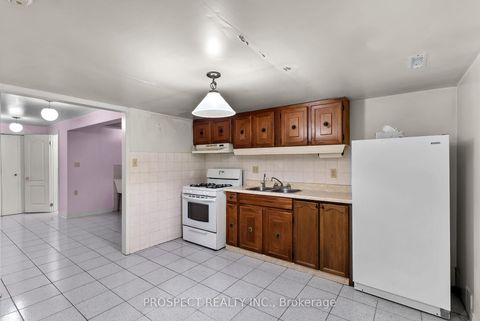 Photo 34 at 9 Wheatley Road, Maple, Vaughan