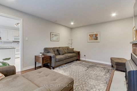 Photo 14 at 21 Chadburn Crescent, Hills of St Andrew, Aurora