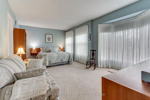 Photo 16 at 21 Chadburn Crescent, Hills of St Andrew, Aurora