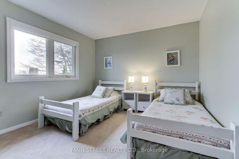 Photo 20 at 21 Chadburn Crescent, Hills of St Andrew, Aurora