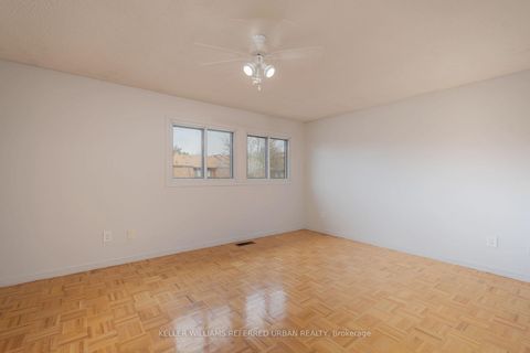 Photo 15 at 37 - 11 Plaisance Road, North Richvale, Richmond Hill