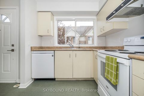 Photo 9 at # 13 - 25 Replin Road, Lawrence, Toronto