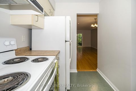 Photo 10 at # 13 - 25 Replin Road, Lawrence, Toronto