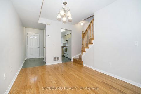 Photo 11 at # 13 - 25 Replin Road, Lawrence, Toronto
