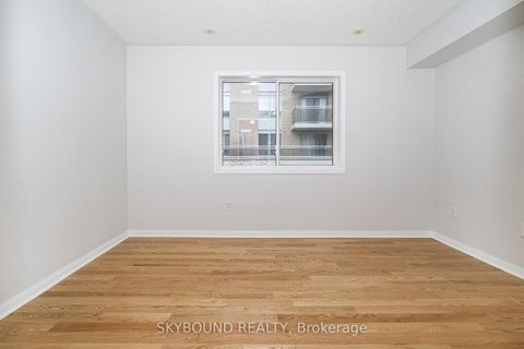 Photo 12 at # 13 - 25 Replin Road, Lawrence, Toronto