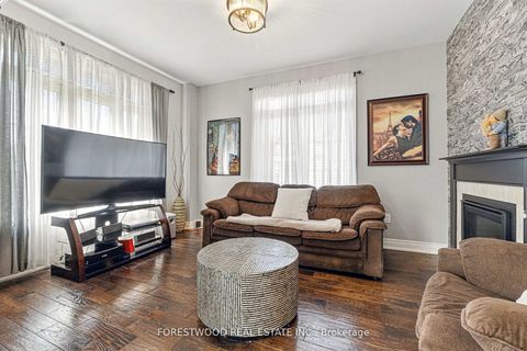 Photo 5 at 634 Sweetwater Crescent, Glenway Estates, Newmarket