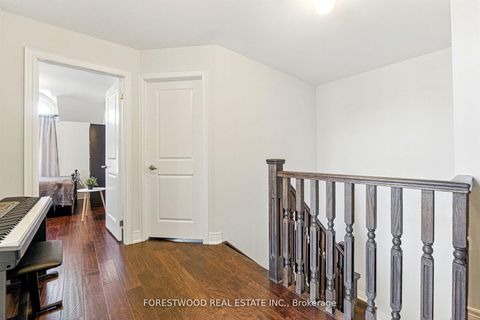 Photo 14 at 634 Sweetwater Crescent, Glenway Estates, Newmarket