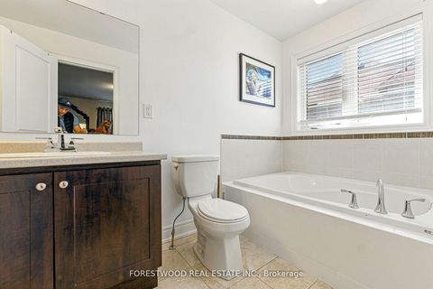 Photo 19 at 634 Sweetwater Crescent, Glenway Estates, Newmarket