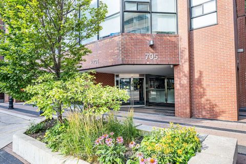 Photo 2 at 215 - 705 KING STR. 215 Street W, Niagara, Toronto