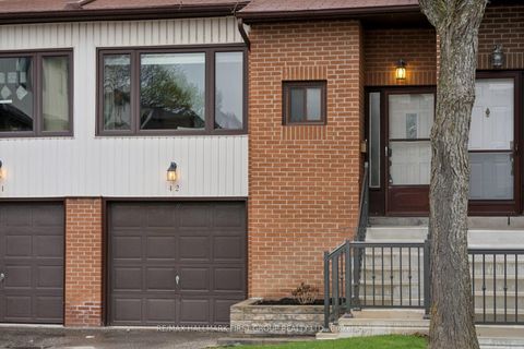 Photo 1 at 42 - 765 Oklahoma Drive, West Shore, Pickering