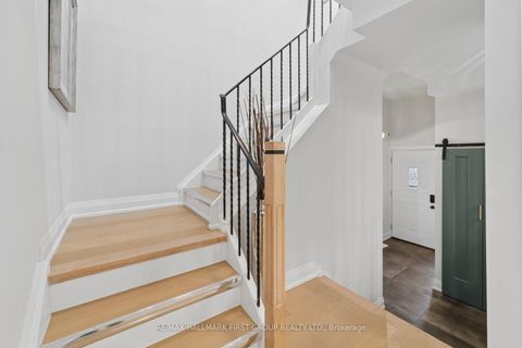 Photo 3 at 42 - 765 Oklahoma Drive, West Shore, Pickering