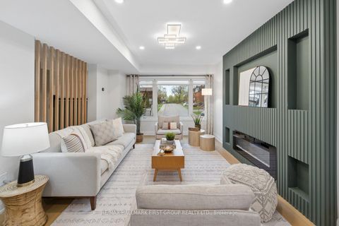 Photo 4 at 42 - 765 Oklahoma Drive, West Shore, Pickering