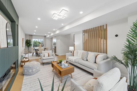 Photo 8 at 42 - 765 Oklahoma Drive, West Shore, Pickering