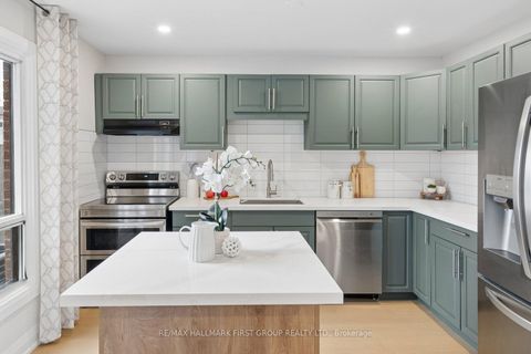 Photo 14 at 42 - 765 Oklahoma Drive, West Shore, Pickering