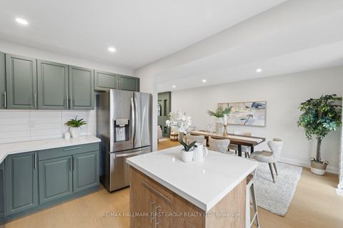 Photo 15 at 42 - 765 Oklahoma Drive, West Shore, Pickering