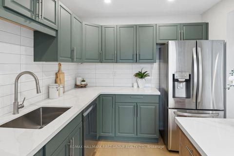 Photo 16 at 42 - 765 Oklahoma Drive, West Shore, Pickering
