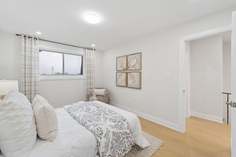 Photo 22 at 42 - 765 Oklahoma Drive, West Shore, Pickering