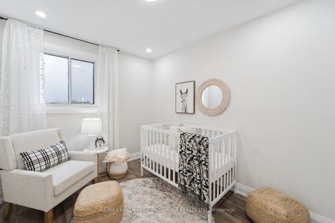 Photo 28 at 42 - 765 Oklahoma Drive, West Shore, Pickering