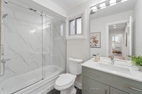 Photo 30 at 42 - 765 Oklahoma Drive, West Shore, Pickering