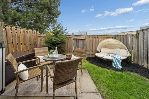 Photo 34 at 42 - 765 Oklahoma Drive, West Shore, Pickering