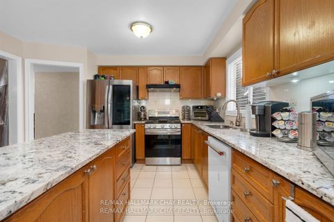 Photo 3 at 82 Bishop Drive, Ardagh, Barrie